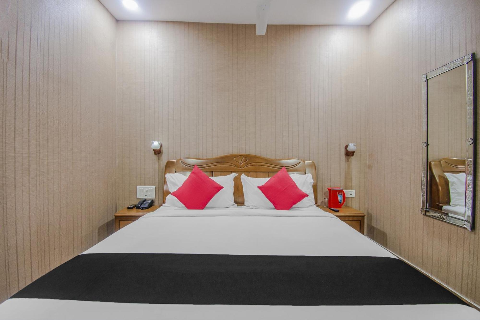 Collection O Mg Guest House Калькутта Экстерьер фото