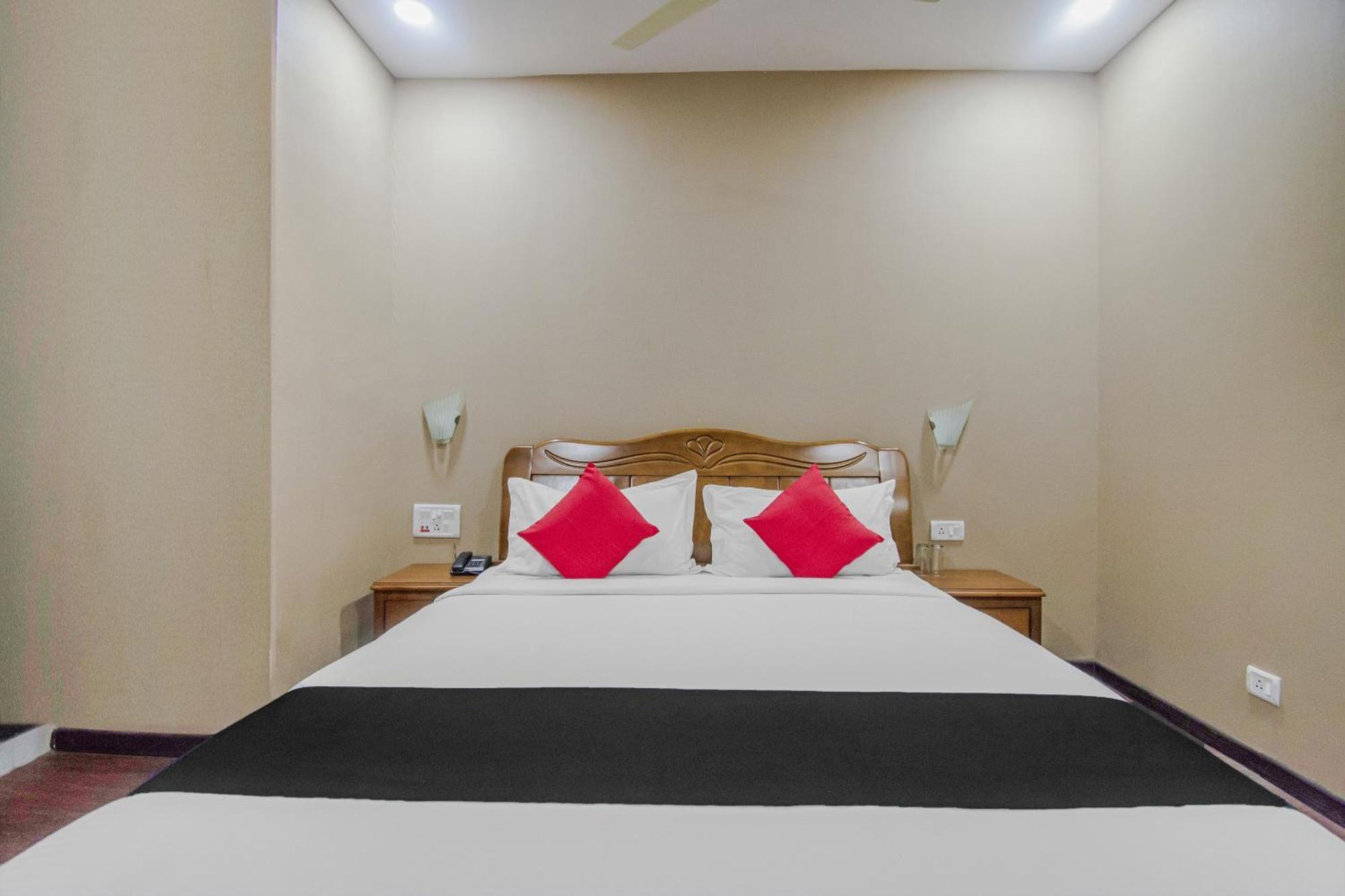 Collection O Mg Guest House Калькутта Экстерьер фото