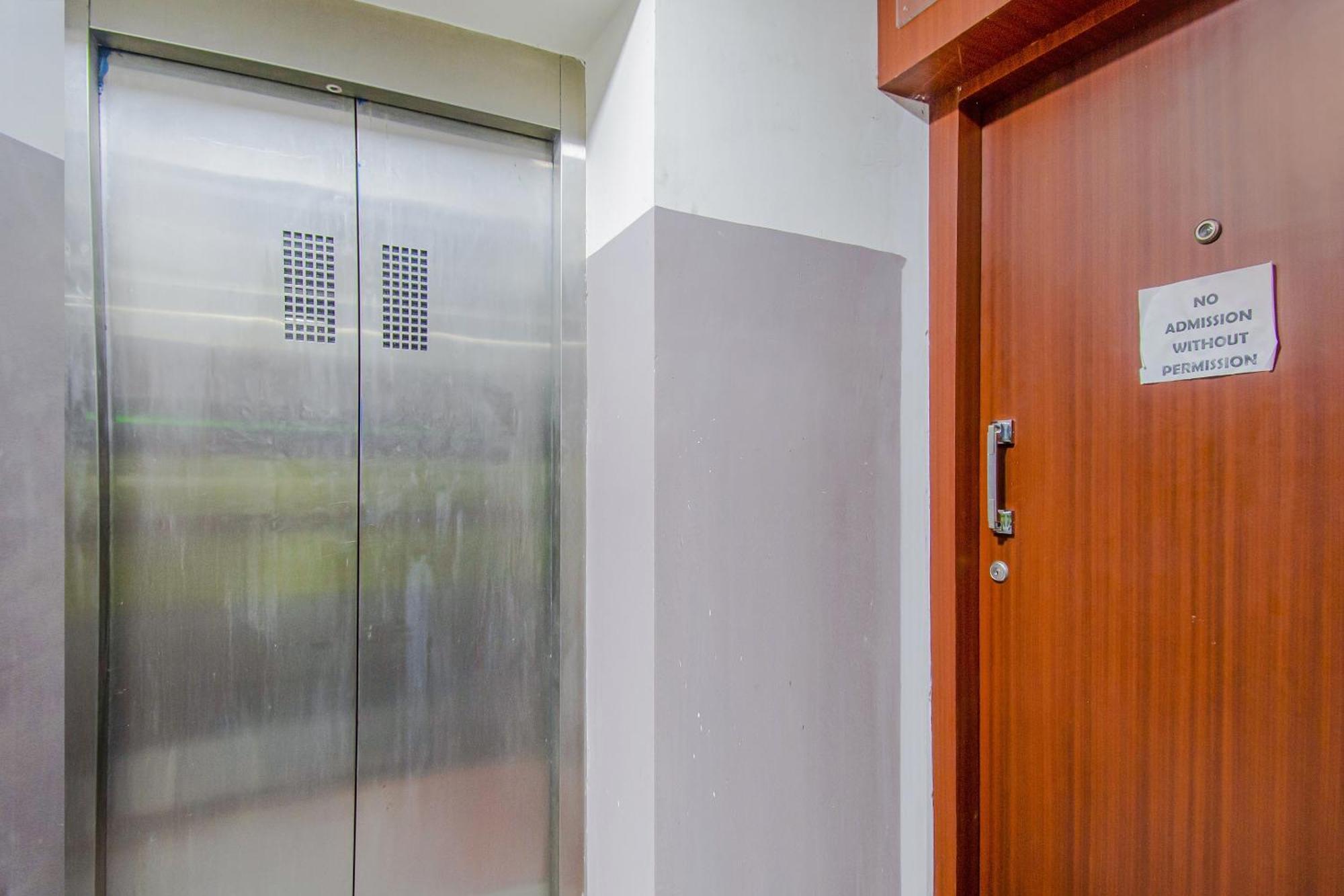 Collection O Mg Guest House Калькутта Экстерьер фото