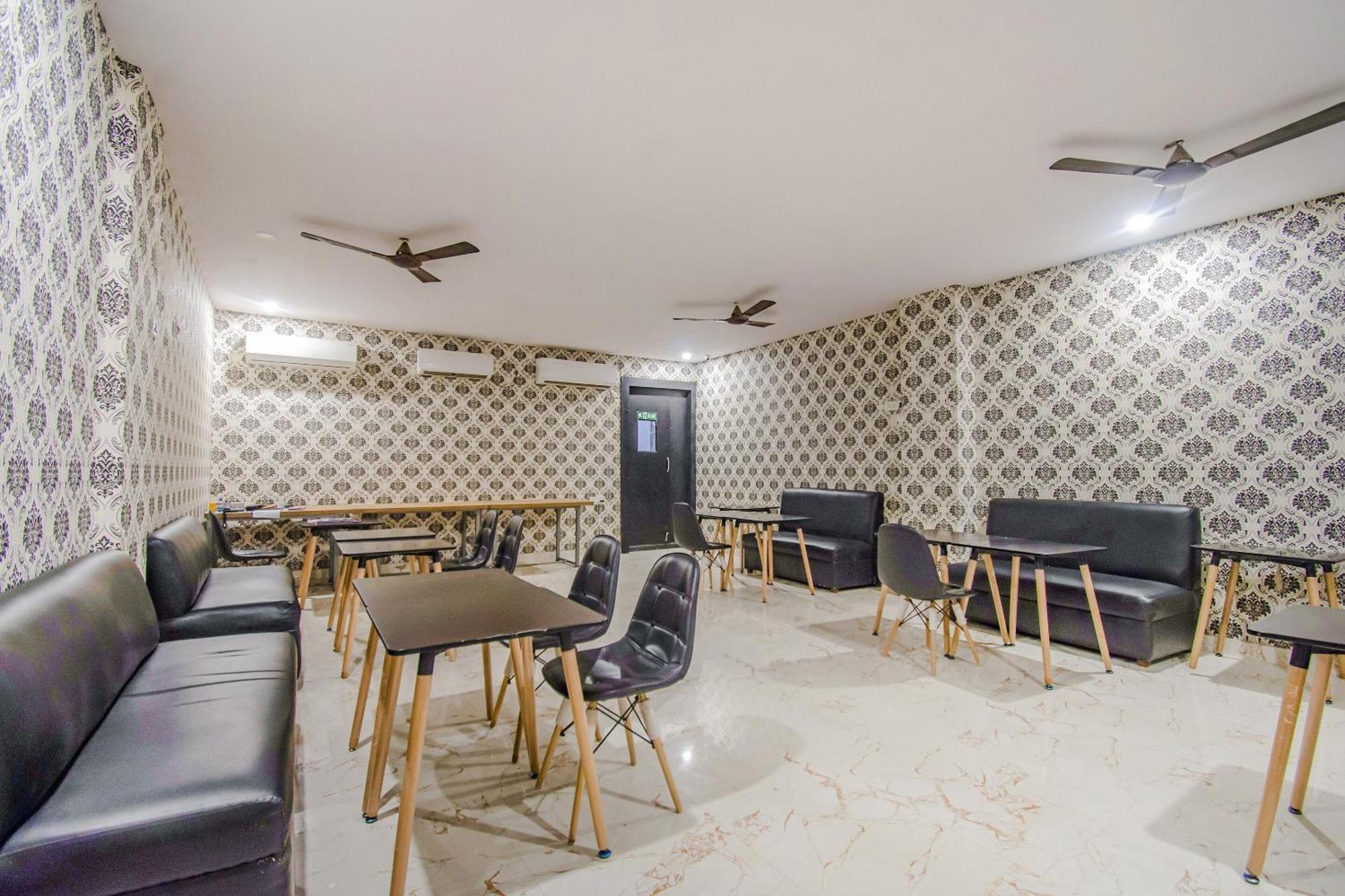 Collection O Mg Guest House Калькутта Экстерьер фото